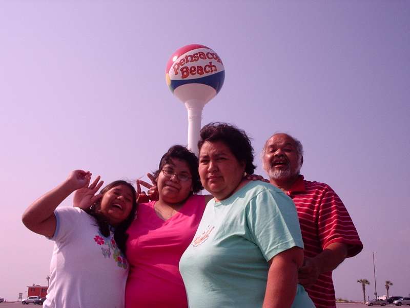 l to r Melina, Betty, Ofelia, Oscar